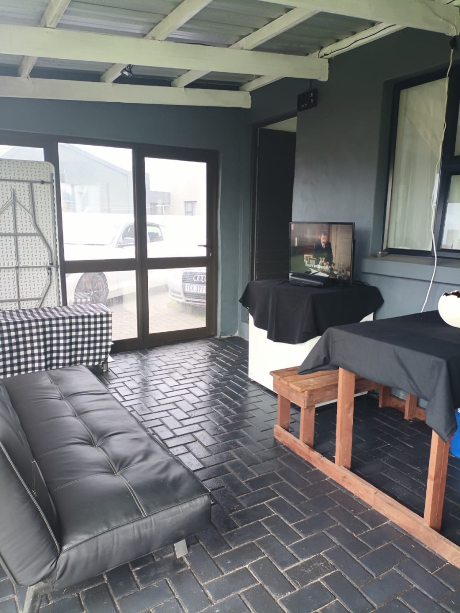 2 Bedroom Property for Sale in Parsonsvlei Eastern Cape
